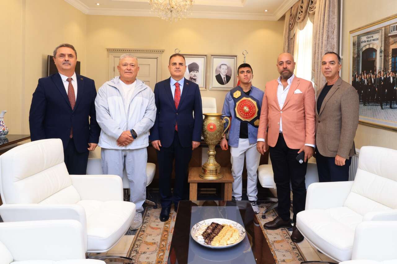Muğlalı Pehlivan Kadir Buğra Dikik Türkiye Şampiyonu Oldu 1